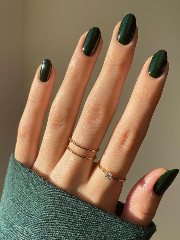 emerald green nails